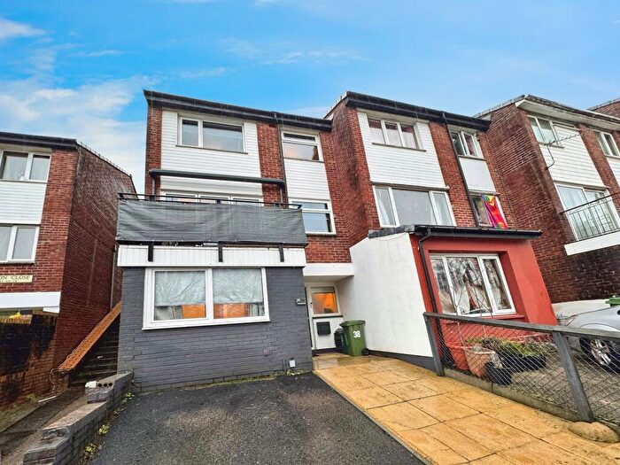4 Bedroom End Of Terrace House For Sale In Tennyson Close, Pontypridd, CF37