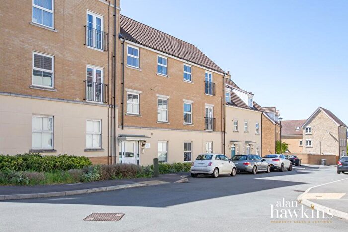 2 Bedroom Apartment For Sale In Truscott Avenue, Swindon, SN25