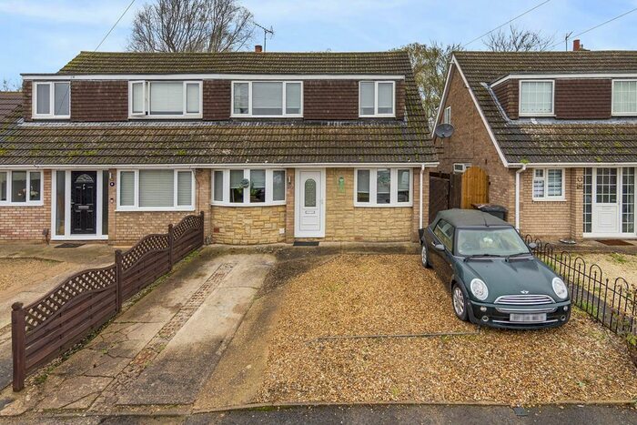 3 Bedroom Semi-Detached House For Sale In Katrine Close, Northants, NN17