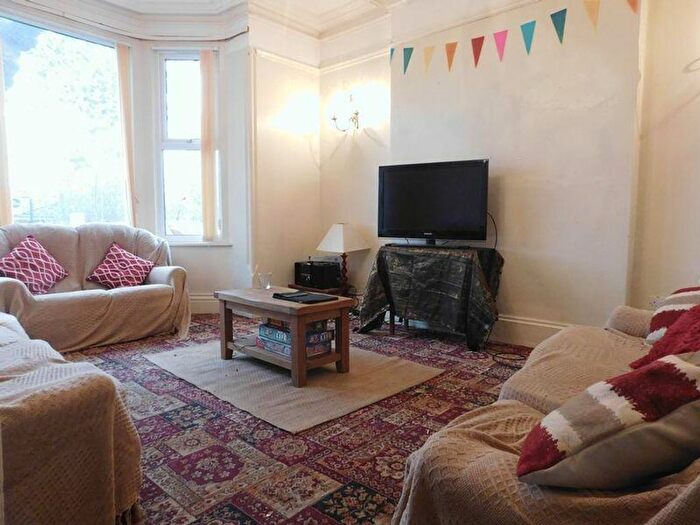 8 Bedroom Semi Detached House To Rent In Derby Road, Nottingham, NG7