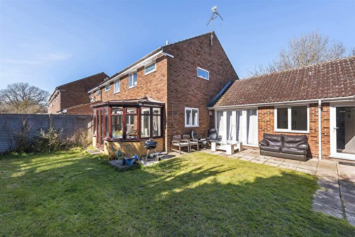 5 Bedroom End Of Terrace House For Sale In Stanley Close, Staplehurst, Tonbridge, TN12