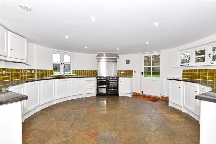 4 Bedroom Link Detached House For Sale In Hale Street, East Peckham, Tonbridge, Kent, TN12
