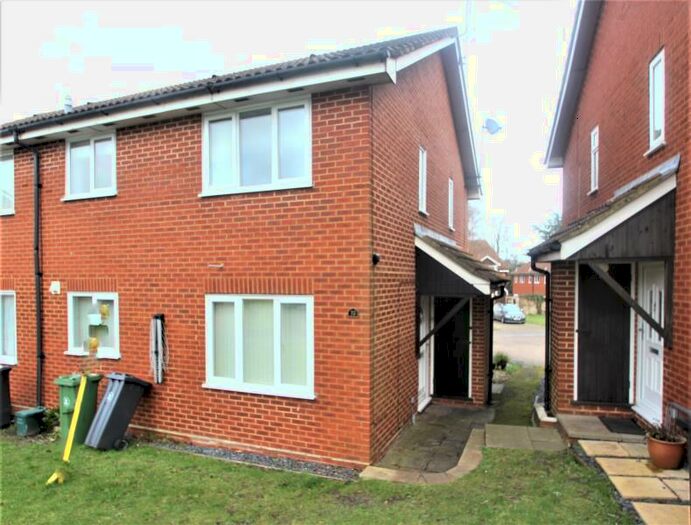 1 Bedroom Terraced House To Rent In Lightwater, GU18