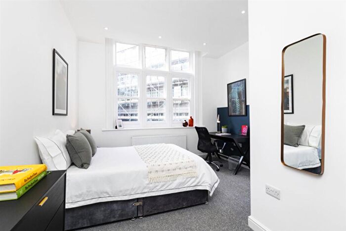 4 Bedroom Apartment To Rent In Bank Street - Four Bedroom En Suite Student Apartment - /, LN2