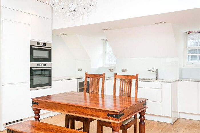 3 Bedroom Flat For Sale In Warwick Court, High Holborn, WC1R