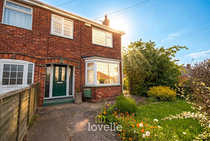 3 Bedroom Semi Detached House For Sale In Crowland Avenue, Grimsby, DN34