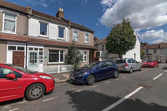 2 Bedroom Terraced House For Sale In North Avenue, Silver Street Edmonton London, N18