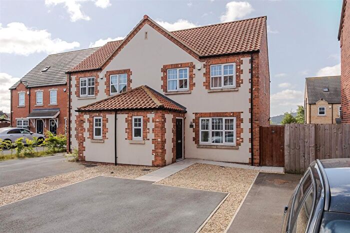 3 Bedroom Semi-Detached House For Sale In Camrose Court, Scunthorpe, DN17