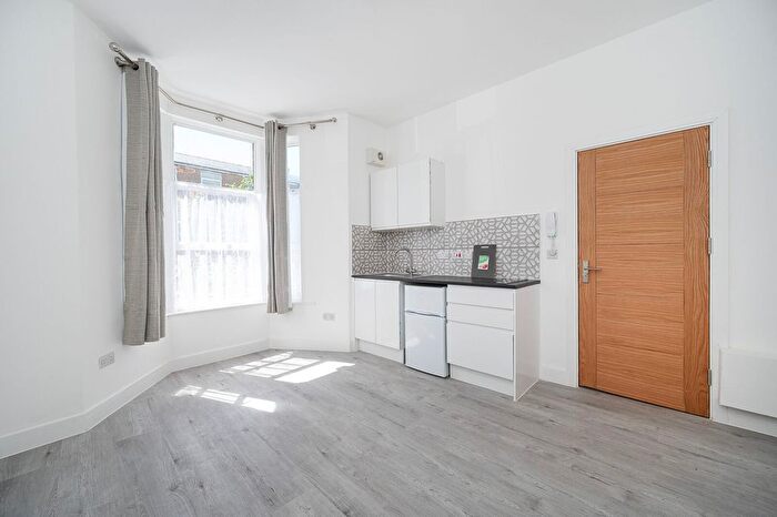 Studio To Rent In Pellerin Road, Dalston, London, N16