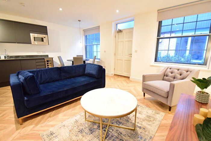 1 Bedroom Flat To Rent In Briggate, Leeds, LS1