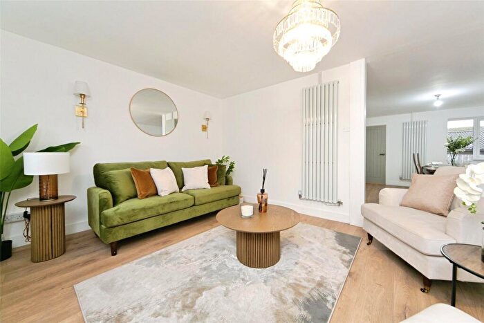 4 Bedroom Terraced House For Sale In Keele Close, Prenton, CH43