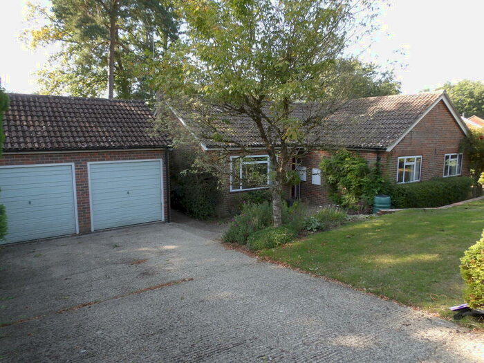 4 Bedroom Bungalow To Rent In Elmdale Grove, East Wellow, SO51