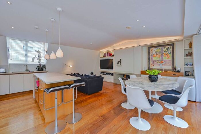 2 Bedroom Terraced House For Sale In Cadogan Lane, Knightsbridge, London, SW1X