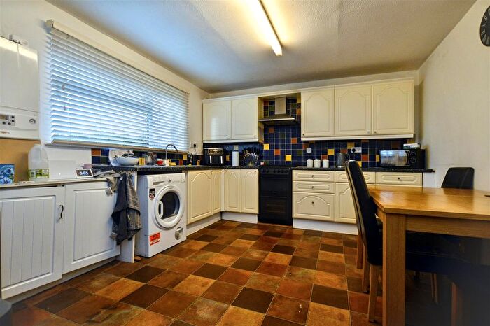 3 Bedroom Detached House To Rent In Hazelwood Avenue, Eastbourne, BN22