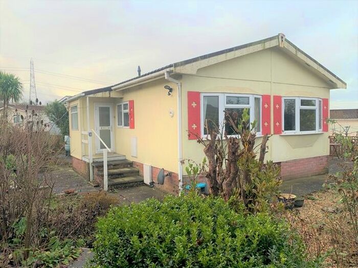 2 Bedroom Mobile/park Home For Sale In The Bramleys, Otter Valley Park, Honiton, EX14