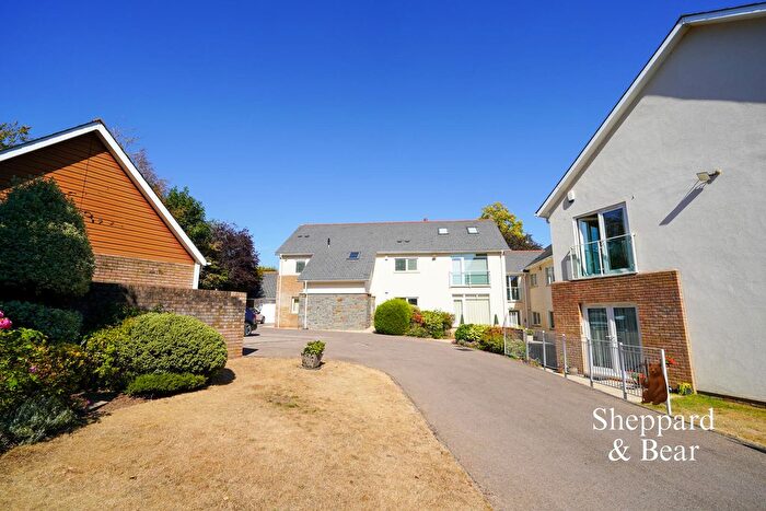 3 Bedroom Flat For Sale In Ty Gwyn Crescent, Cardiff, CF23