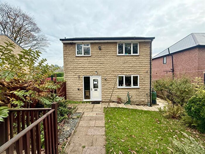 3 Bedroom Detached House For Sale In Wakefield Road, Denby Dale, HD8