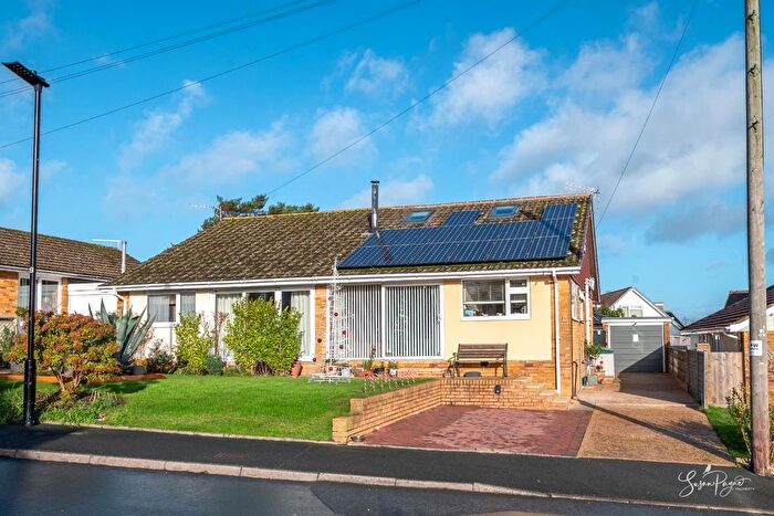 4 Bedroom Semi Detached Bungalow For Sale In Verwood Drive, Ryde, PO33