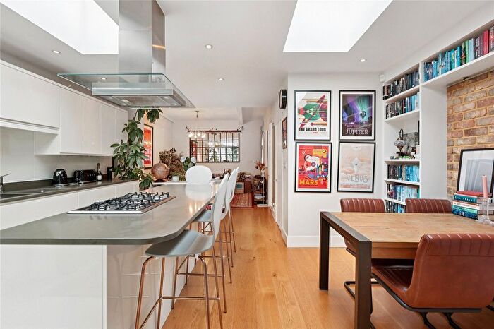 2 Bedroom Flat For Sale In Upham Park Road, London, W4