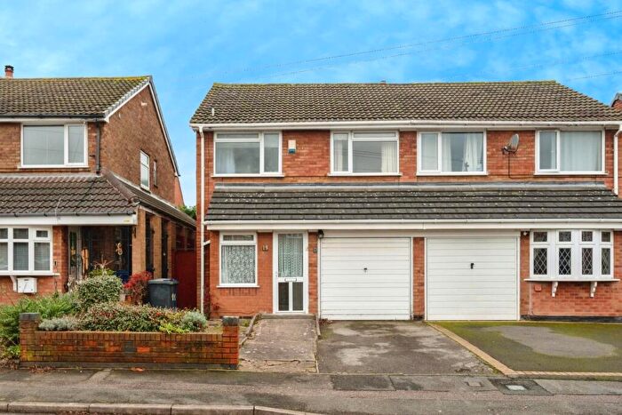 3 Bedroom Semi Detached House For Sale In Tolman Drive, Tamworth, B77