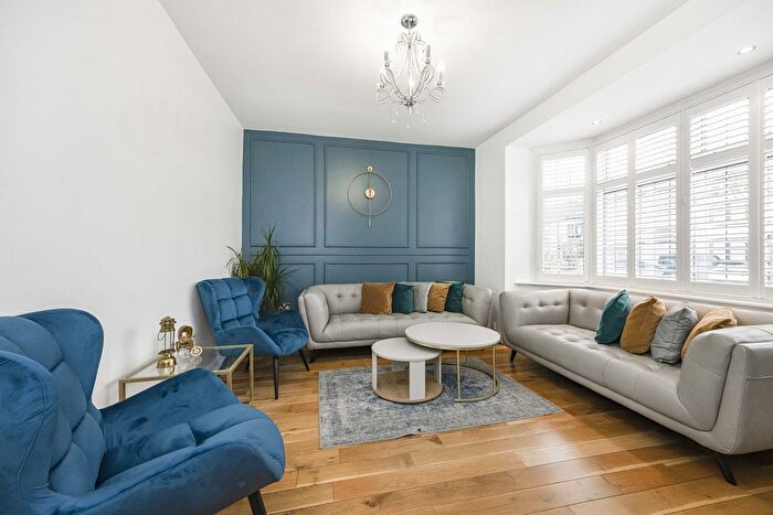 4 Bedroom Terraced House For Sale In Easternville Gardens, Ilford, IG2