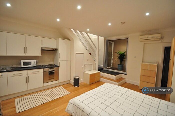 Studio To Rent In Danbury Street, London, N1