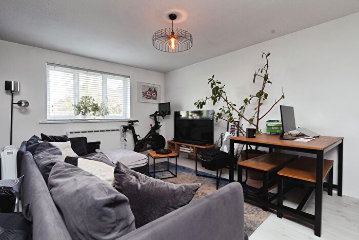 1 Bedroom Flat For Sale In Woodlands Road, Walthamstow, E17