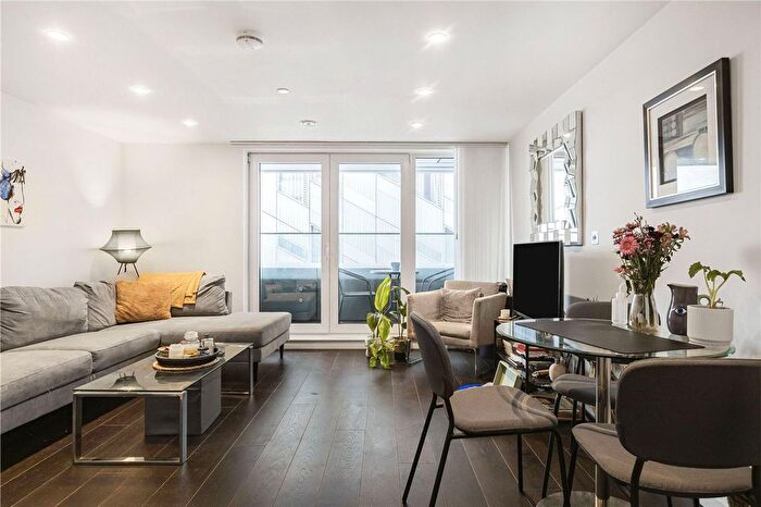 2 Bedroom Flat To Rent In Eagle Point, City Road, London, EC1V