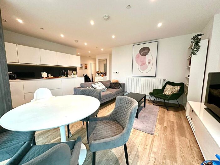 2 Bedroom Flat To Rent In Pegler Square, Cobham House, SE3