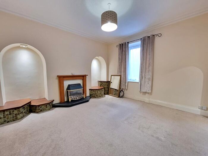 2 Bedroom Flat To Rent In Mount Street, Rosemount, Aberdeen, AB25