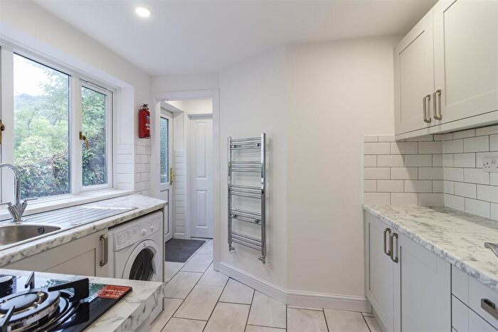 4 Bedroom Terraced House To Rent In Meadow Street, Treforest, CF37