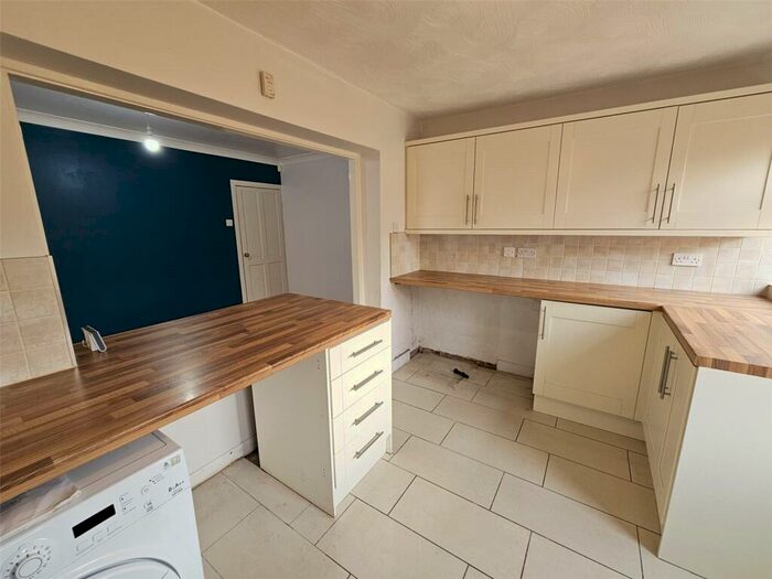 2 Bedroom End Of Terrace House To Rent In Albert Crescent, Coventry, West Midlands, CV6