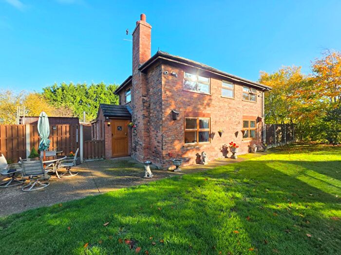 3 Bedroom Detached House For Sale In Fountain Hill, Walkeringham, DN10