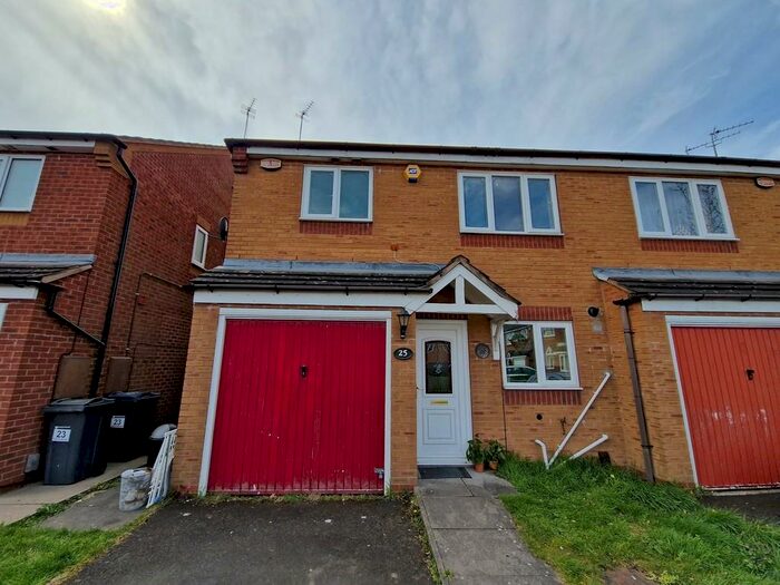 3 Bedroom Semi-Detached House To Rent In Honeycomb Way, Northfield, B31