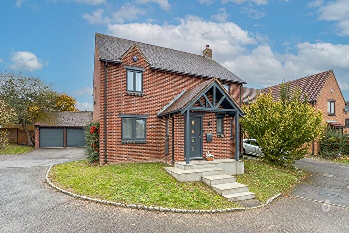 4 Bedroom Detached House For Sale In Top Common, Warfield, Berkshire, RG42