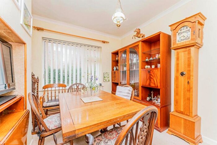 2 Bedroom Detached Bungalow For Sale In Saffron Road, Higham Ferrers, NN10