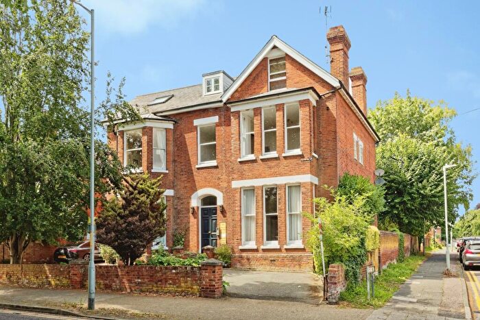 2 Bedroom Flat For Sale In London Road, Canterbury, Kent, CT2