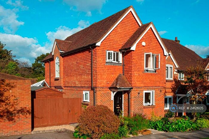 3 Bedroom End Of Terrace House To Rent In Collards Gate, Haslemere, Surrey, GU27