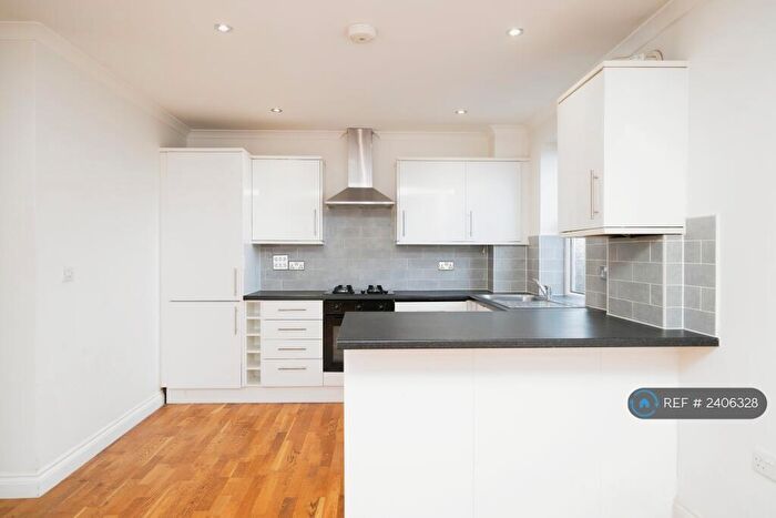 2 Bedroom Flat To Rent In Doric House, Sutton, SM1