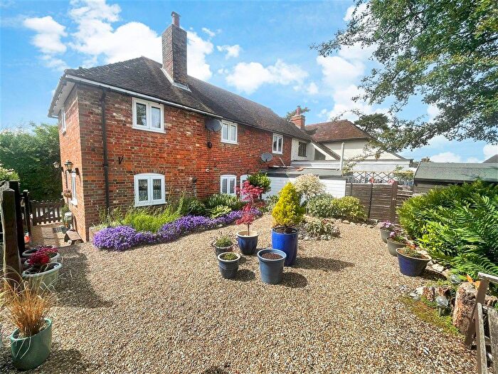 2 Bedroom End Of Terrace House For Sale In Kettle Lane, East Farleigh, Maidstone, Kent, ME15