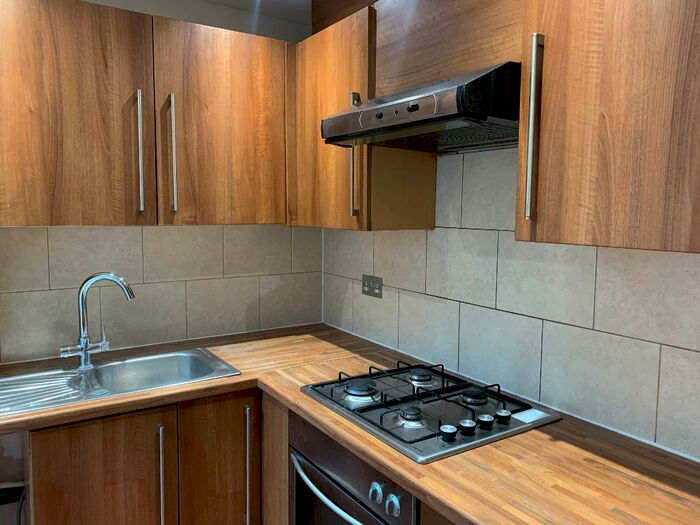 1 Bedroom Flat To Rent In Oswin Street, Kennington, London, SE11