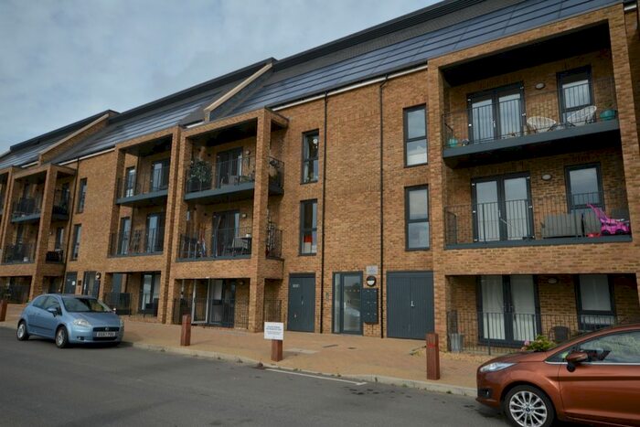 2 Bedroom Flat To Rent In Knights Templar Way, Strood, ME2