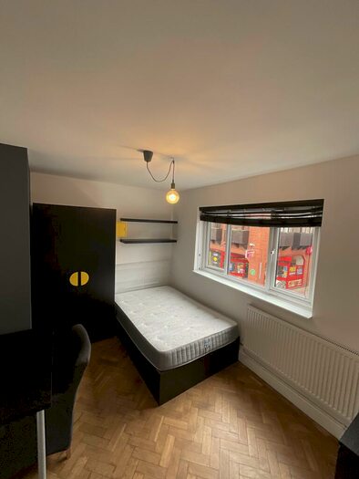5 Bedroom Flat To Rent In Ashby House, Loughborough, LE11