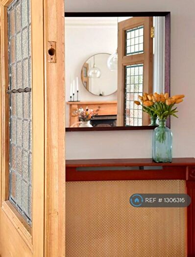 3 Bedroom Terraced House To Rent In Stanley Street, Bedford, MK41