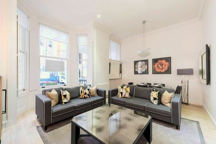 4 Bedroom Flat To Rent In Lexham Gardens, Kensington, London, W8