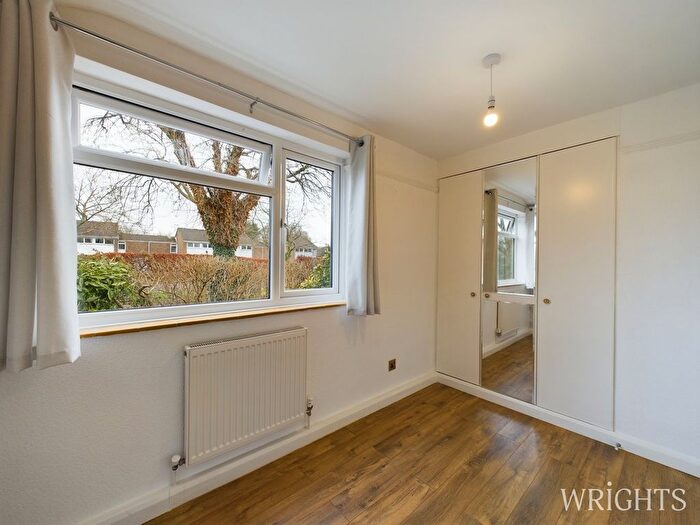 3 Bedroom Bungalow For Sale In Herns Lane, Welwyn Garden City, AL7