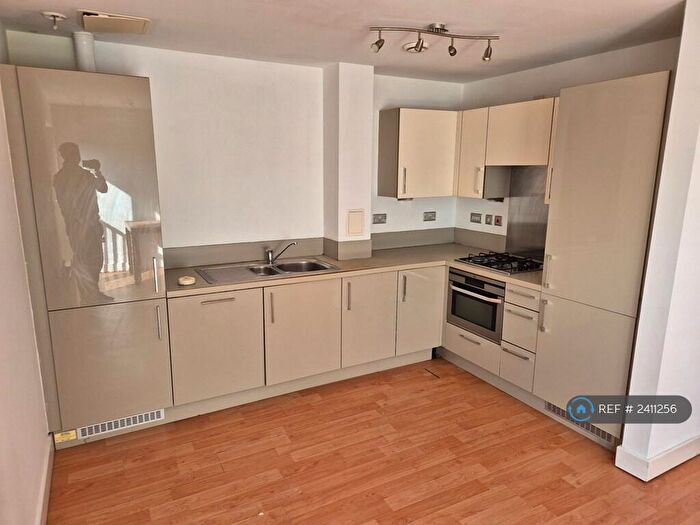 2 Bedroom Flat To Rent In Autumn Court, Romford, RM7