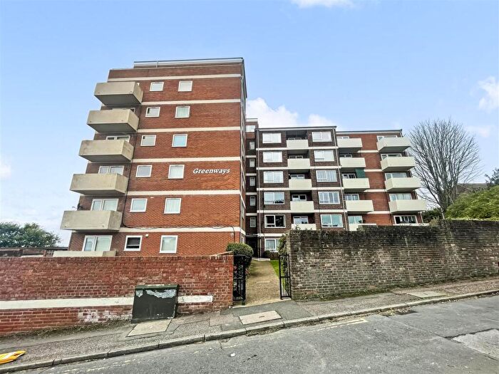 1 Bedroom Flat For Sale In Greenways, Highlands Road, Portslade, Brighton, BN41