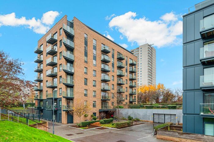 1 Bedroom Flat For Sale In Kempton House, Heritage Place, Brentford, TW8