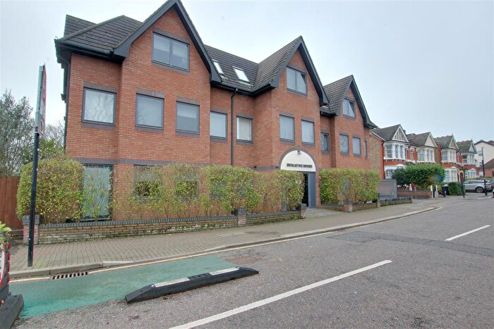 2 Bedroom Flat For Sale In Fox Lane, London, N13